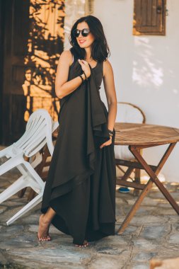 güzel esmer kız  