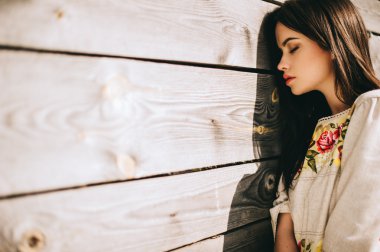  Ukrayna Milli kıyafet giyen kadın  