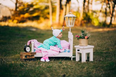 Parktaki güzel kız.