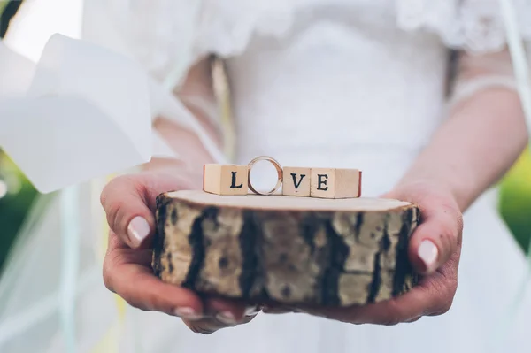 Palavra amor de cubos de madeira — Fotografia de Stock