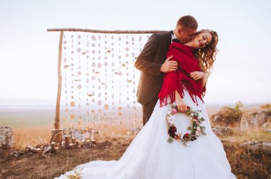 Akşamları düğün çifti