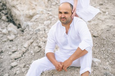 Kadın ve erkekte bir taş ocağı