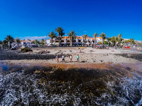 Turisták Tenerife Beach — Stock Fotó