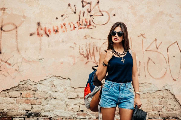 Chica bonita en gafas de sol — Foto de Stock