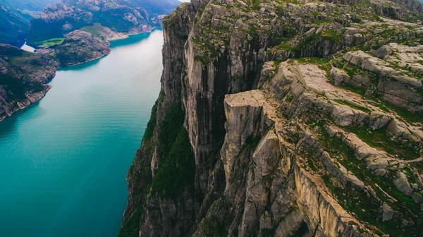 Blick auf norwegische Trolltunga — Stockfoto