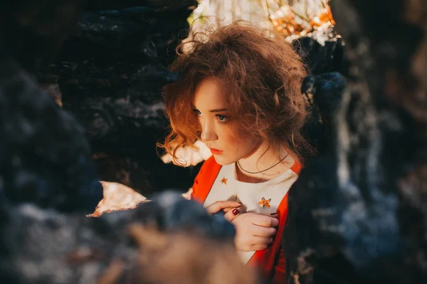 Girl in a mysterious forest — Stock Photo, Image