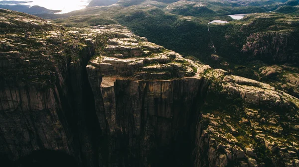 Cliff Preikestolen en Noruega — Foto de Stock