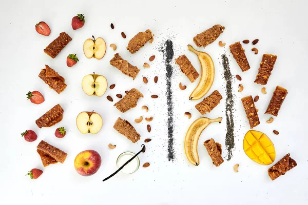 Ingredientes para hacer papas fritas y pasteles de frutas. — Foto de Stock