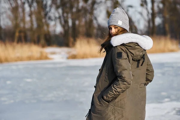 Portrait of happy young woman have a fun at beautiful sunny winter day — Stock Photo, Image