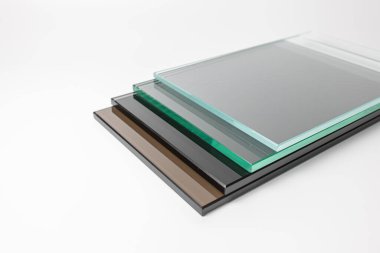 Sayfa boyutuna kesme temperli açık float cam paneller üretim fabrikası