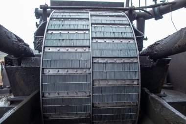 Madencilik ve işleme entegre çalışmalarında sınıflandırıcılarla cevher giydirme tedavisi