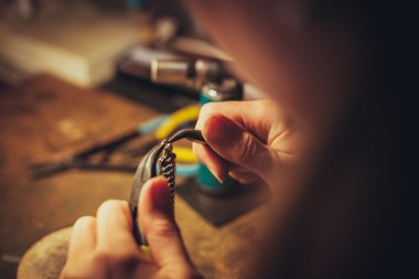 El yapımı takılar