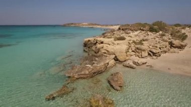 Elafonisi Beach, Girit, Yunanistan Hava video