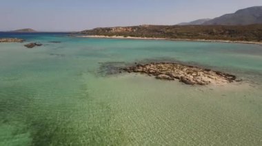 Elafonisi Beach, Girit, Yunanistan Hava video