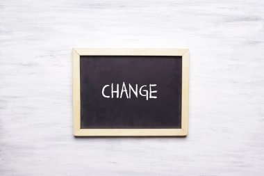 Kara tahta üzerinde yazılı değişikliği ile Üstten Görünüm