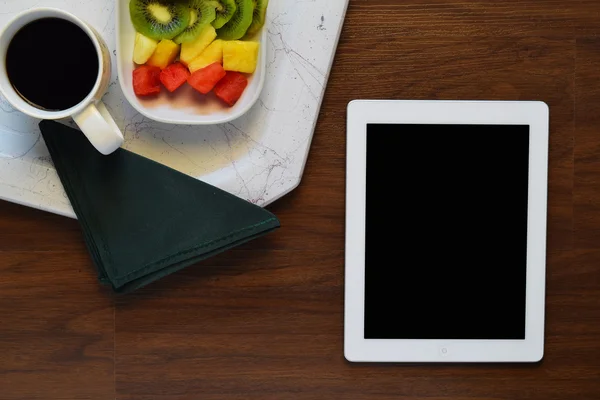 Draufsicht auf gesundes Frühstück und Tablet mit Copyspace — Stockfoto