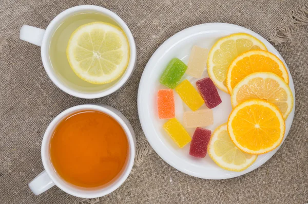 Copos com diferentes tipos de chá — Fotografia de Stock