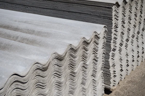 Folhas de telhados de ardósia de amianto — Fotografia de Stock