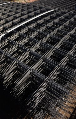 Metal kılavuz sayfaları bir paketinde dizilir