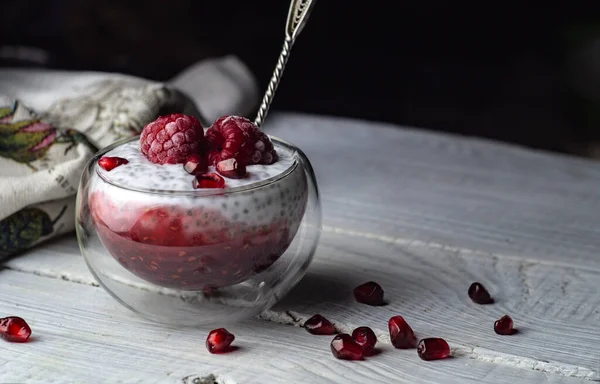 Overnight Chia Pudding Raspberries Pomegranate Yogurt Superfood Healthy Breakfast — Stock Photo, Image