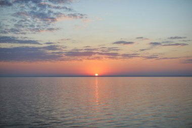 denizde gün batımı