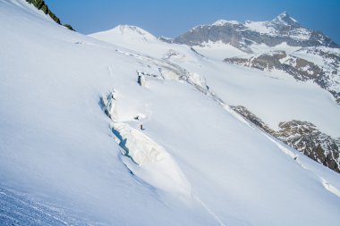 karla kaplı dağ manzaralı panoramik fotoğraf