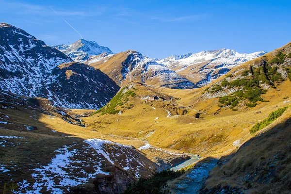 karla kaplı dağ manzaralı panoramik fotoğraf