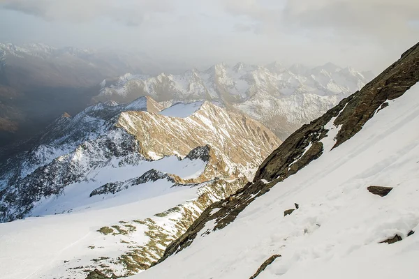 karla kaplı dağ manzaralı panoramik fotoğraf