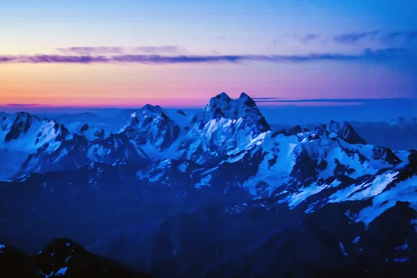 karla kaplı dağ manzaralı panoramik fotoğraf
