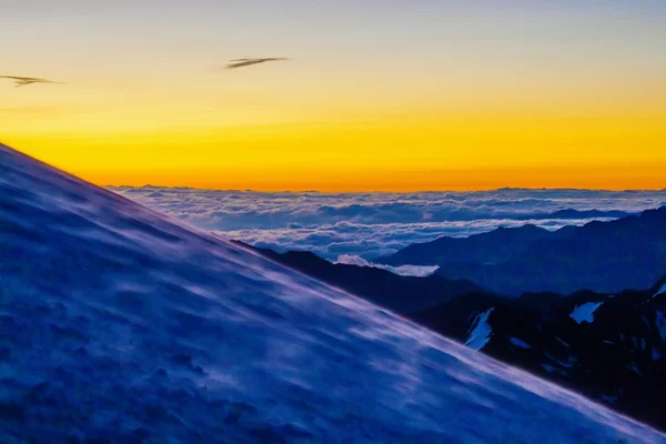 karla kaplı dağ manzaralı panoramik fotoğraf