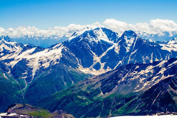 karla kaplı dağ manzaralı panoramik fotoğraf