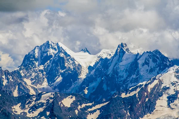 karla kaplı dağ manzaralı panoramik fotoğraf