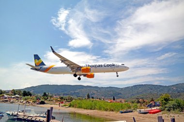  Airbus A321 Thomas Cook Airlines Skiathos Havaalanı