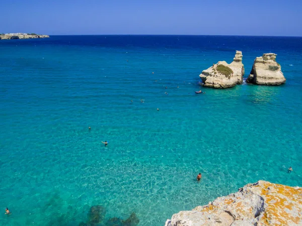 Vista Los Faraglioni Las Dos Hermanas Torre Dell Orso Apulia — Foto de Stock