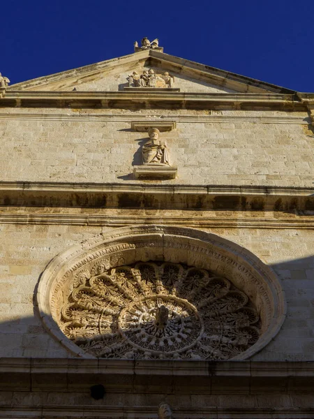 位于意大利阿普利亚的圣多梅尼科教堂 意大利语 Chiesa San Domenico Con Rosone — 图库照片
