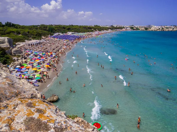 Torre Dell Orso Italien August 2021 Luftaufnahme Des Überfüllten Strandes — Stockfoto