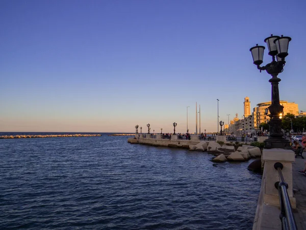 Bari Italië Augustus 2021 Zicht Kust Bij Zonsondergang — Stockfoto