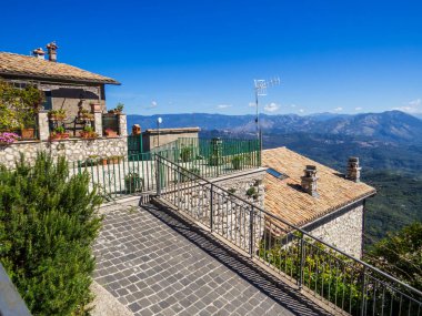 İtalya 'nın orta kesimindeki Viterbo ilindeki Capranica kasabasının manzarası