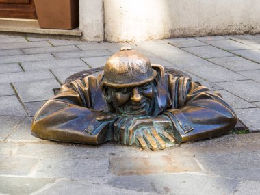 Slovakya 'nın Bratislava kentindeki Kümil heykelinin manzarası