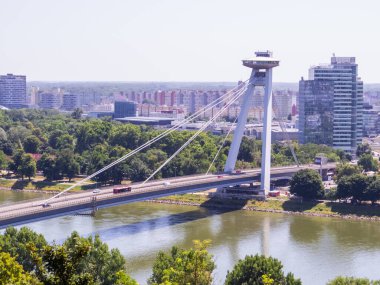 Çoğu UFO Köprüsü olarak bilinen SNP 'nin görüntüsü. Bratislava, Slovakya 'da