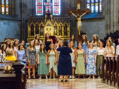 Bratislava, Slovakya - 2 Temmuz 2025: En Kutsal Kurtarıcı Kilisesi Korosu.