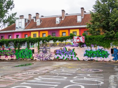 Ljubljana, Slovenya - 7 Temmuz 2025: AKC Metelkova Meston 18. mahalle.