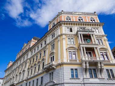 Trieste, İtalya - 8 Temmuz 2025: Ulusal Alpler Birliği, Trieste Bölümü.