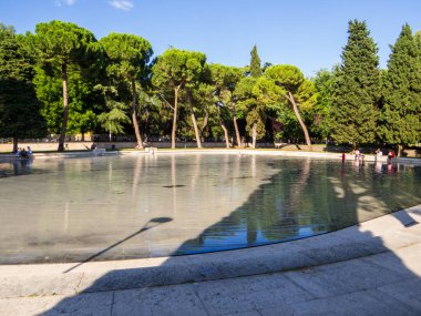 Verona, İtalya 'daki Arsenale Çeşmesi manzarası