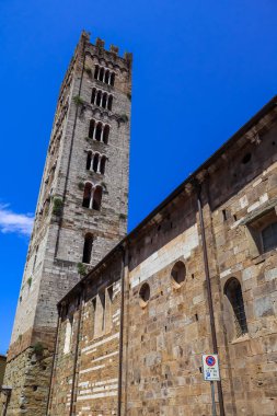 San Frediano 'nun Basiica Kulesi manzarası. Lucca, İtalya 'da