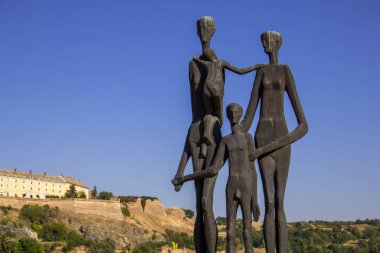 Sırbistan 'ın Novi Sad kentinde Baskın Mağdurları Anıtı' na Bakış