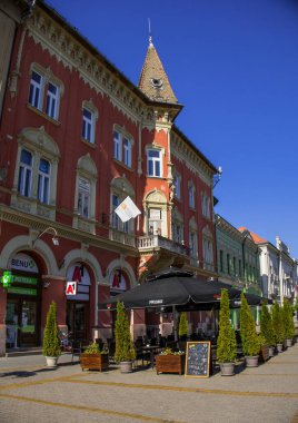 Subotica, Sırbistan - 13 Ağustos 2025: Eski kentte sokak manzarası.