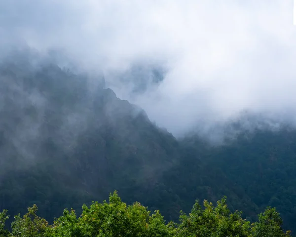 Nuvens Sobre Parque Natural Aiako Harriak Euskadi — Fotografia de Stock
