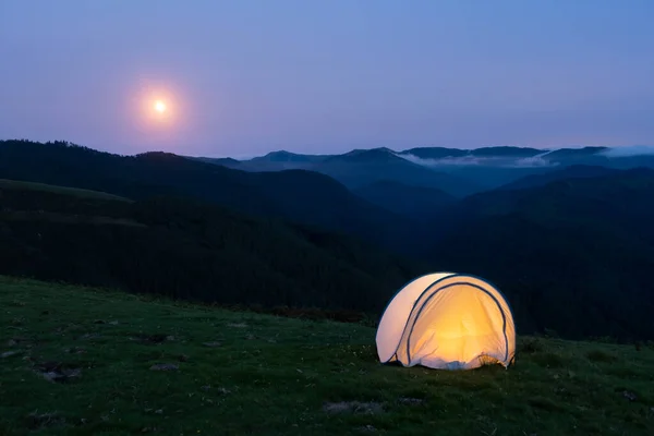 Aiako Harriak Doğa Koruma Alanında Dolunay Çadırı Euskadi — Stok fotoğraf