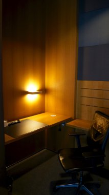 Frankfurt - Eylül 2014: First Class Terminal çalışma masası